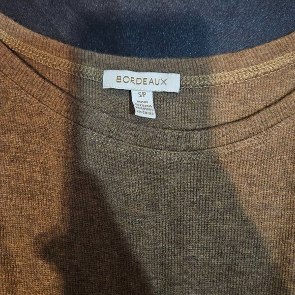 Bordeaux Women’s Dolman Sleeve Top Size Small Taupe - Picture 4 of 4